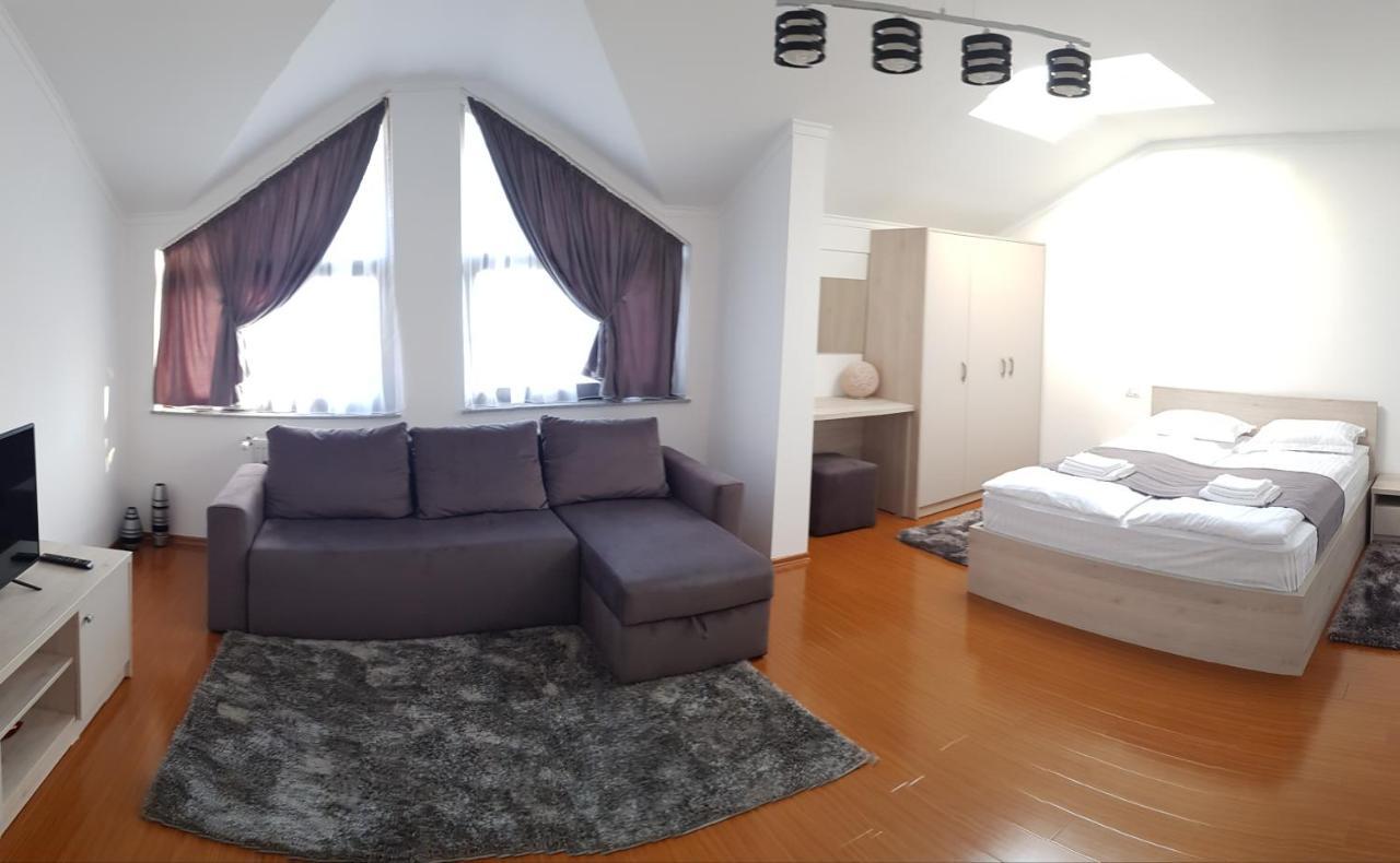 Casa Montis Hotel บอร์ชา ภายนอก รูปภาพ